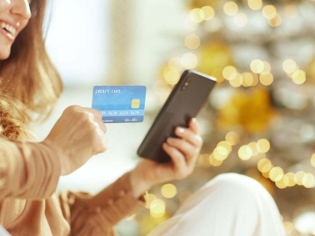 Why Online Christmas Shopping Is a Mum’s Secret Superpower